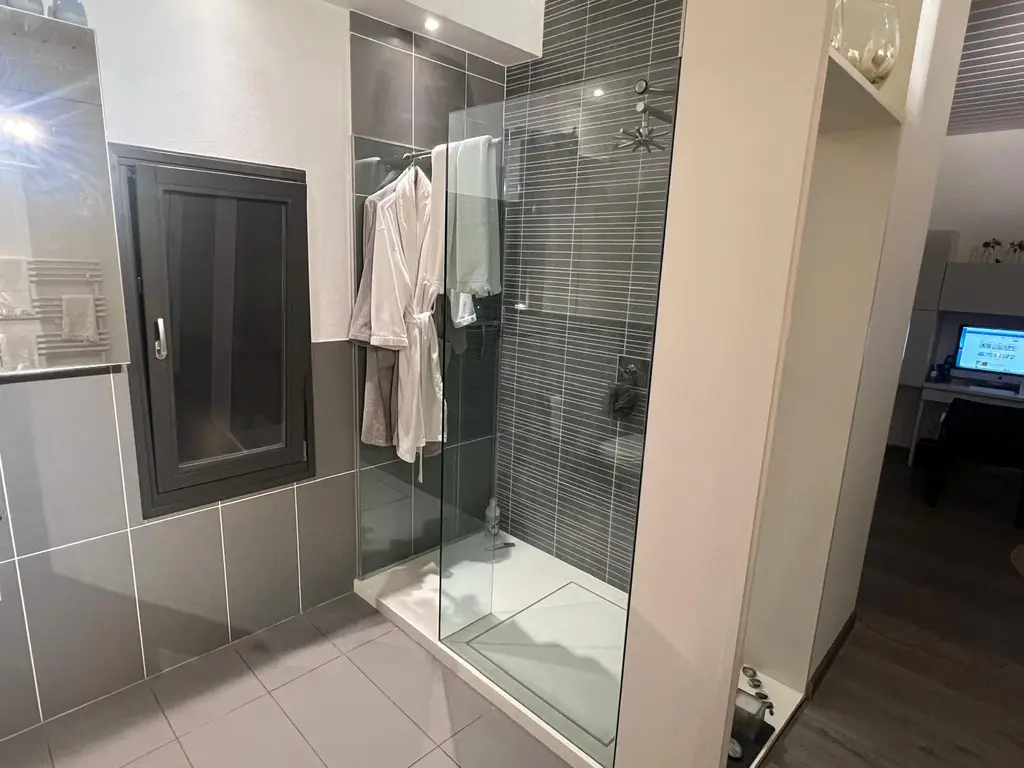 Belle Villa Contemporaine Au calme