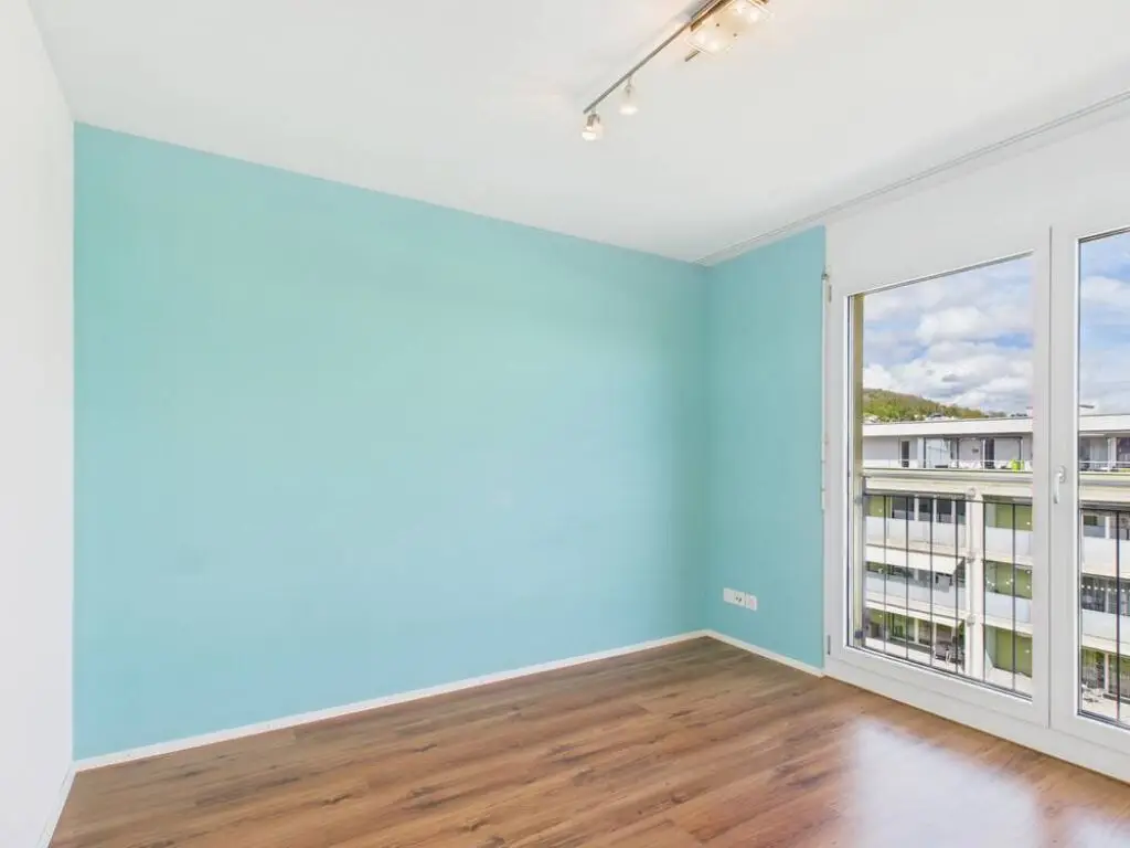 Geräumige Wohnung mit Cheminée und grosser Terrasse