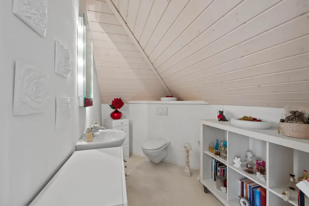 Luxuriöse Villa mit Pooloase und mediterranem Garten – Ihr Traumdomizil in ruhiger Lage