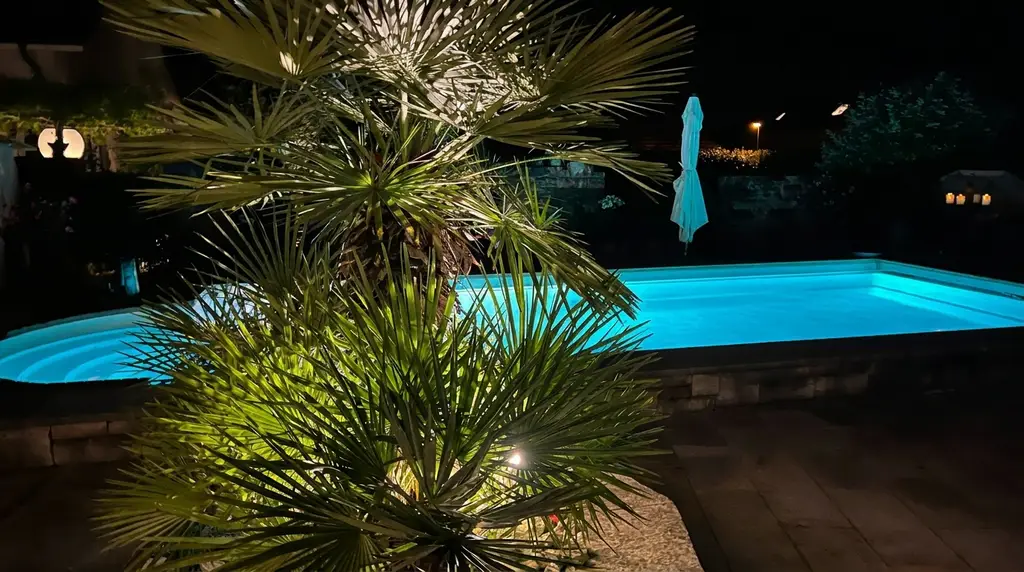 Luxuriöse Villa mit Pooloase und mediterranem Garten – Ihr Traumdomizil in ruhiger Lage
