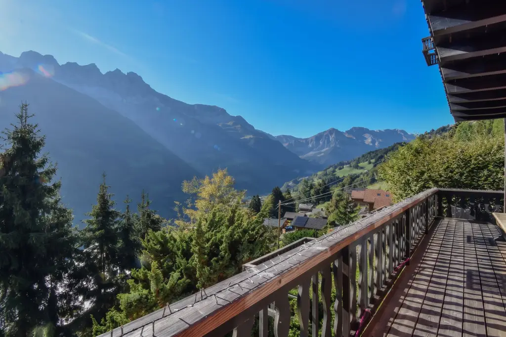 Chalet familial avec vue sur les Dents-du-Midi  Résidence secondaire autorisée – Vente aux étrangers possible