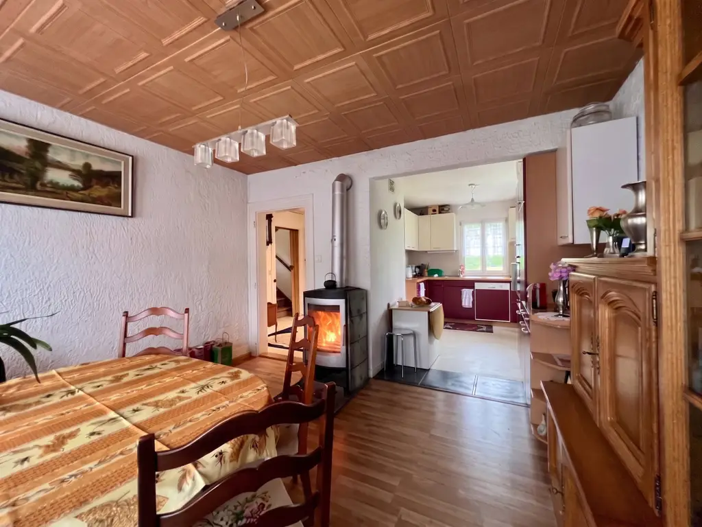 Charmante villa individuelle de 5,5 pièces, avec jardin et garage