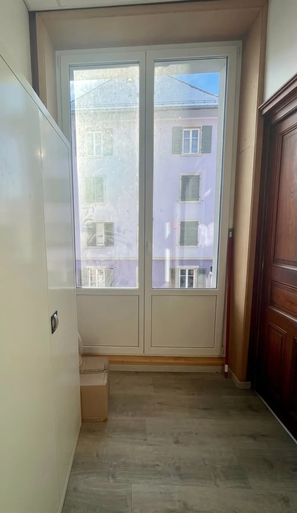 Faites une offre pour ce très bel Immeuble mixte, avec 14 garages et 18 places de parc