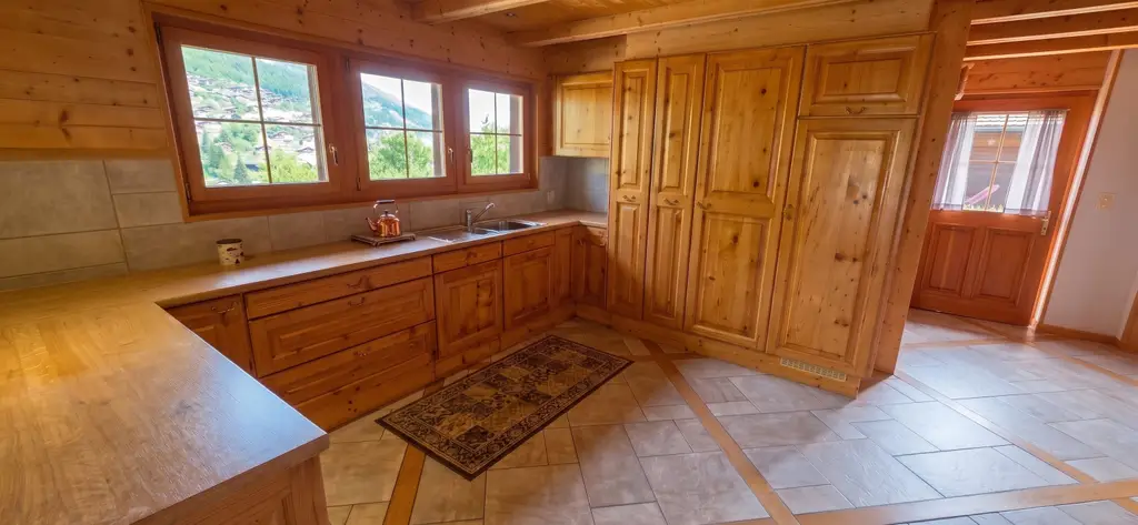 Authentique chalet de 1850 – Charme, espace et tradition