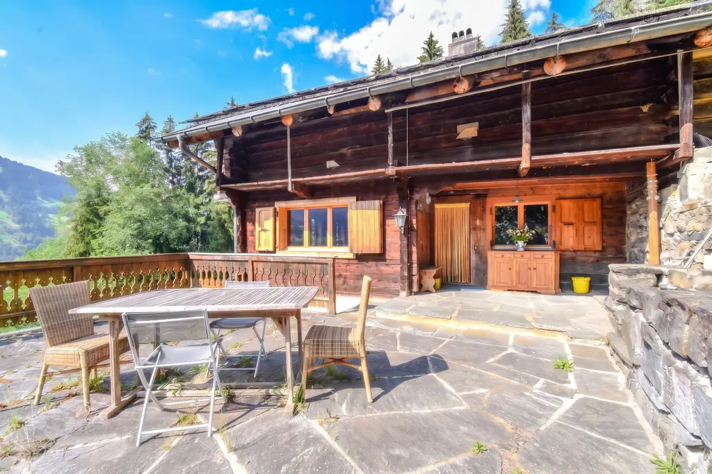Authentique chalet de caractère  – Vente en résidence secondaire possible