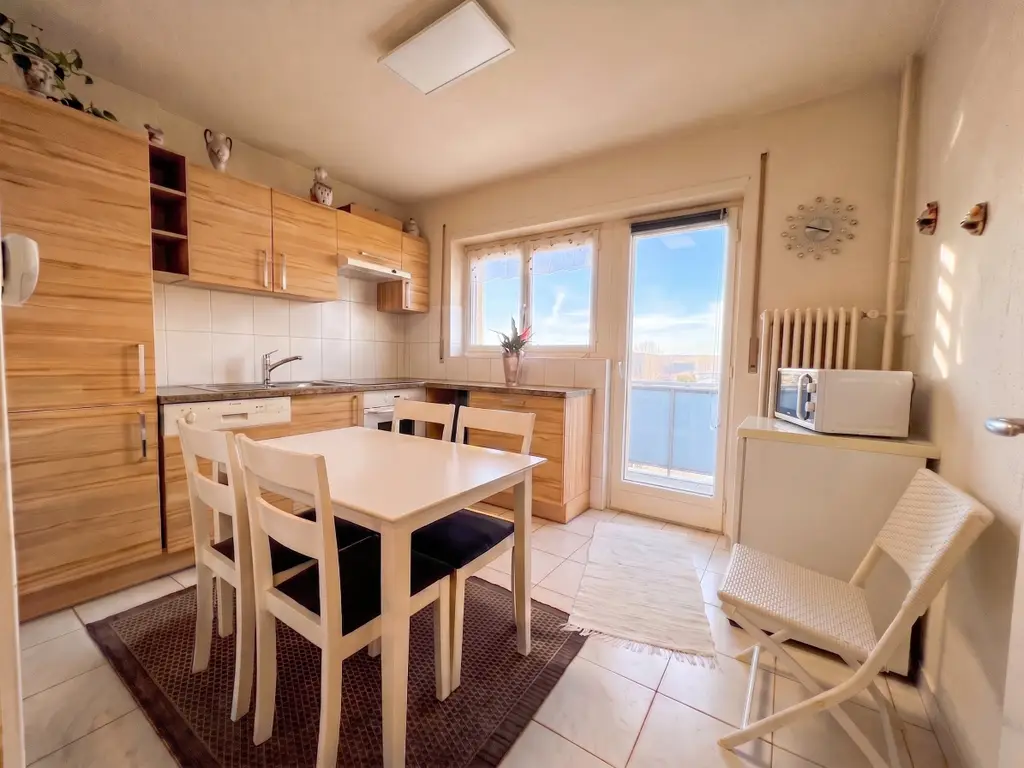 Appartement 3,5 pièces, au 2ème étage, avec balcon
