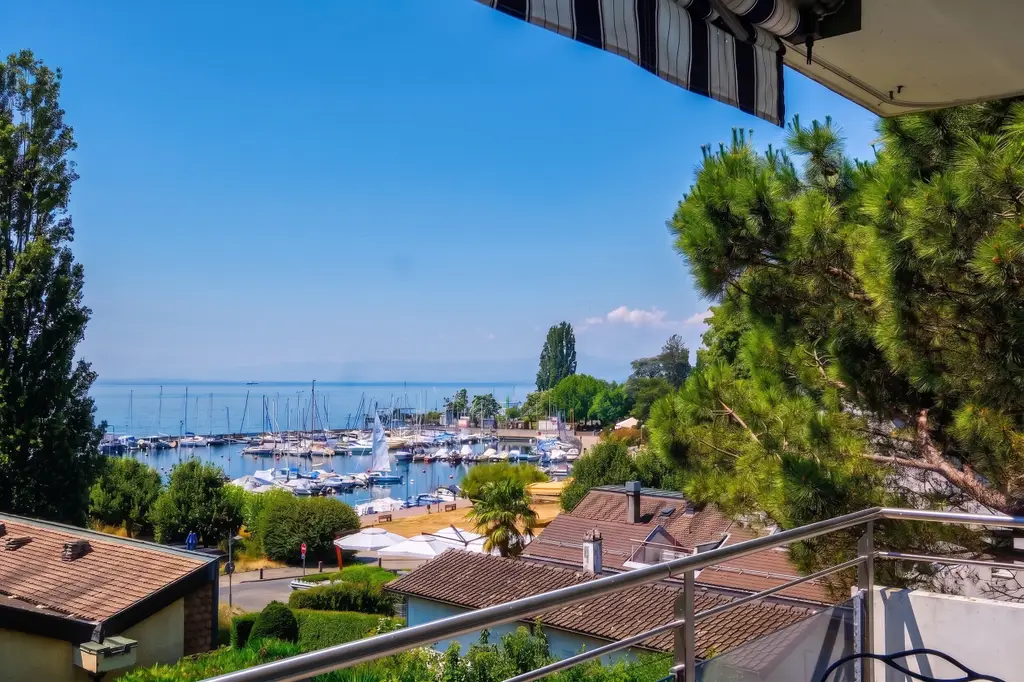 Sublime Attique vue sur le port de Pully