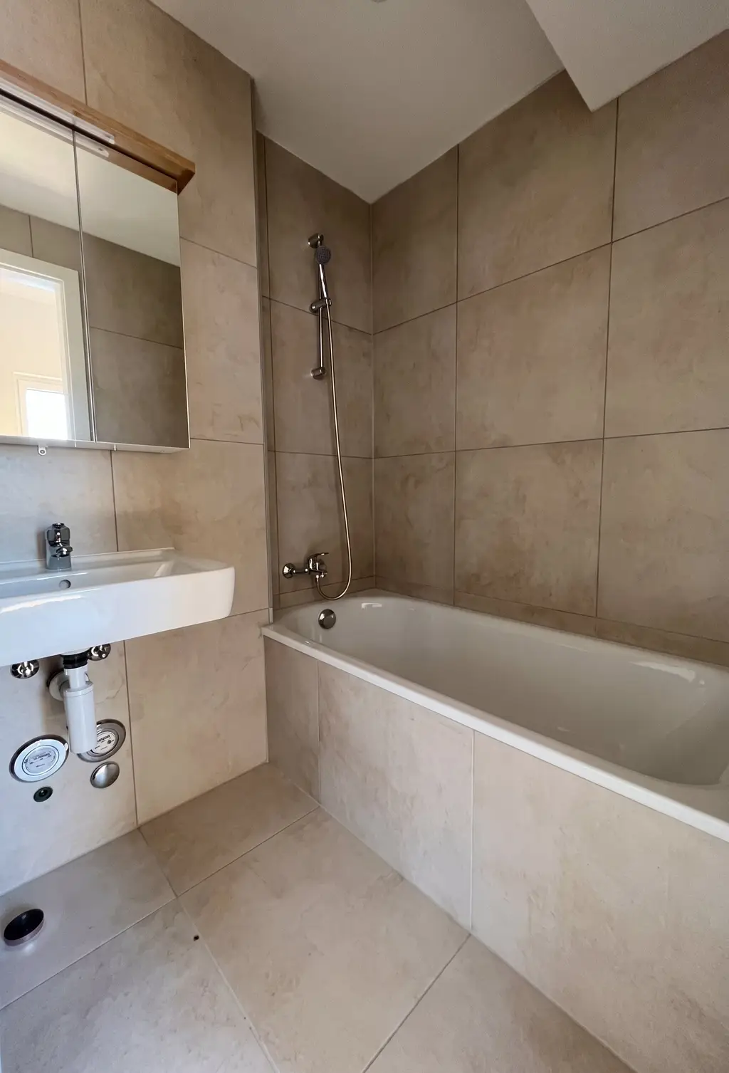 Appartement D – 2,5 pièces avec balcon et mezzanine, à Couvet