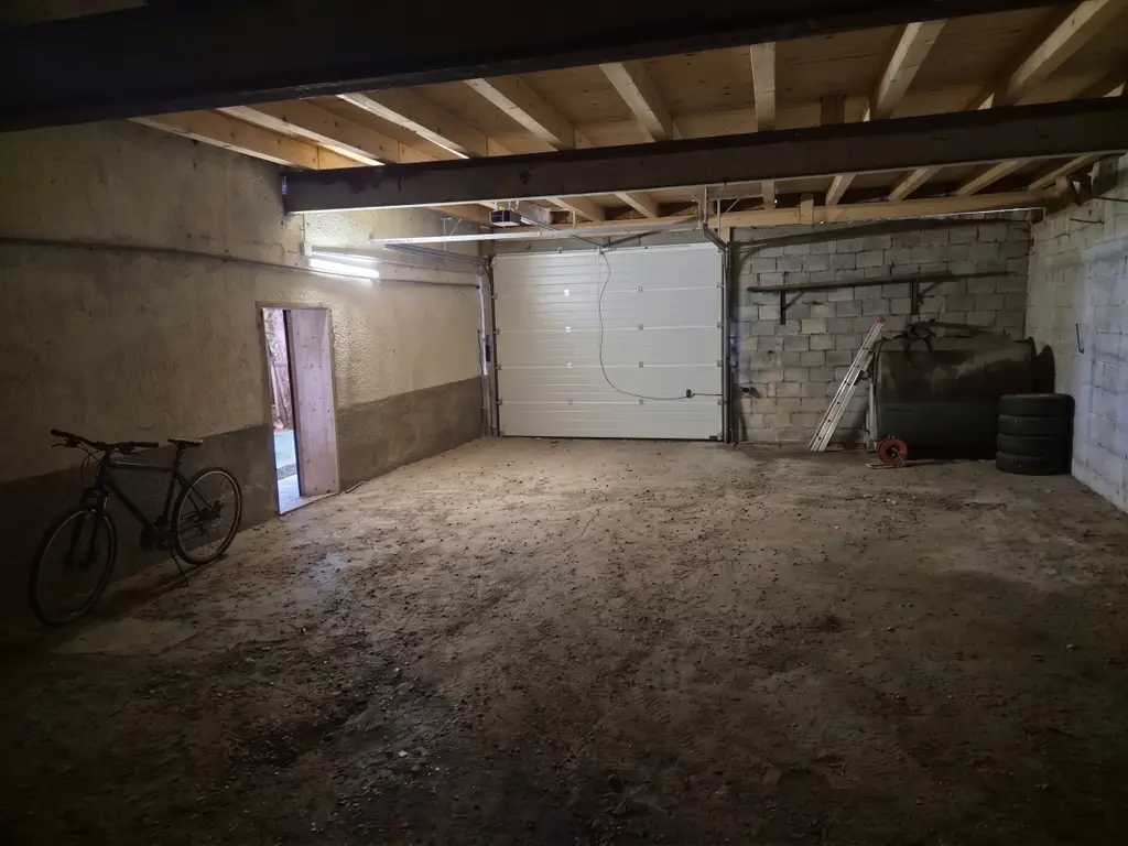 Ferme aux volumes généreux – Combe-Pellaton