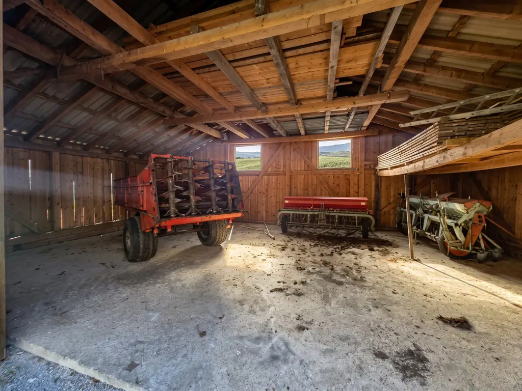 Ferme aux volumes généreux – Combe-Pellaton