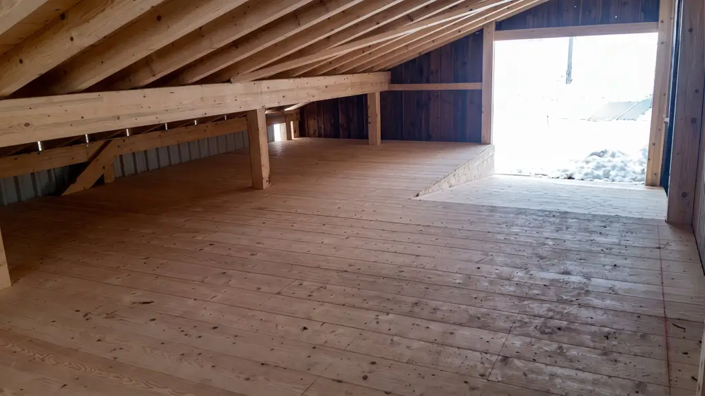 Ferme aux volumes généreux – Combe-Pellaton