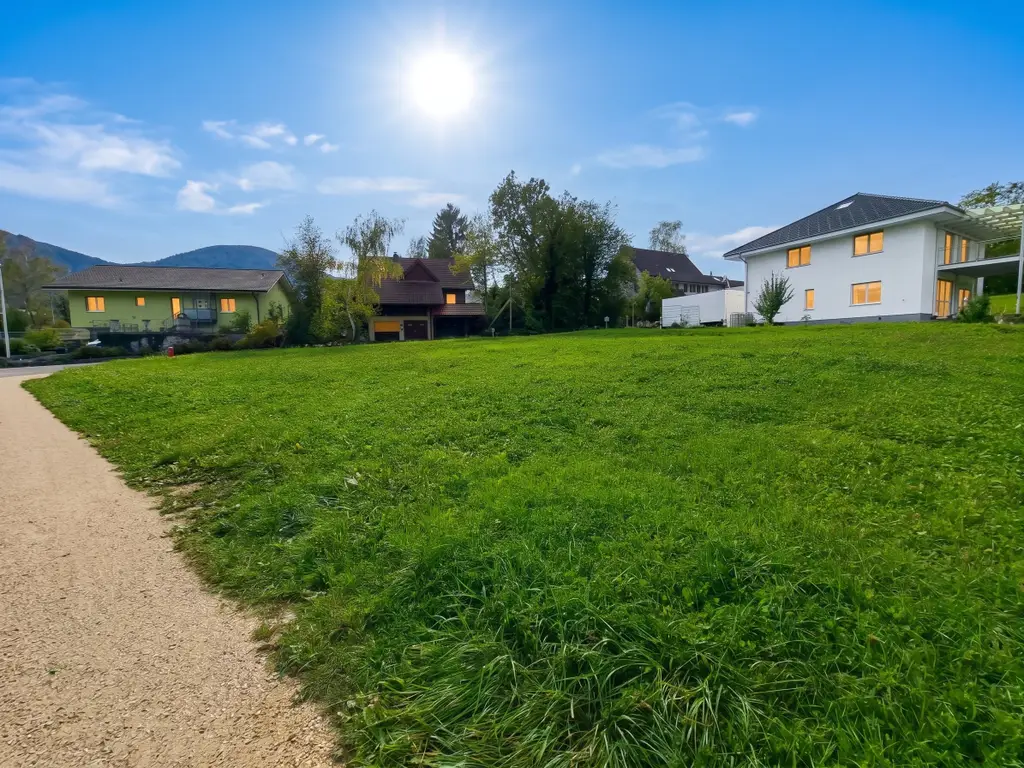 Grosszügige Baulandparzelle mit Aussicht