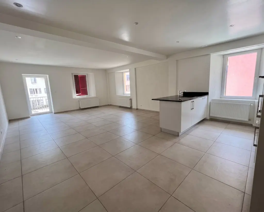 Appartement B – 2,5 pièces, avec balcon – Cadre agréable à Couvet