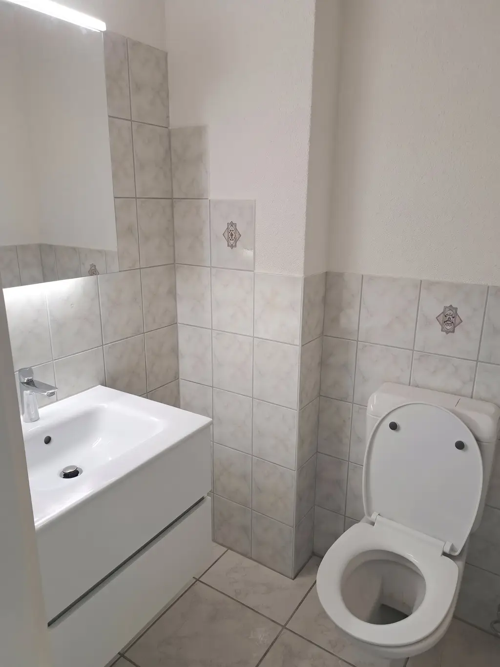 Zweistöckiges Raumwunder in Bremgarten: 6.5-Zimmer-Maisonette mit beheiztem Pavillon &amp; Bastelraum
