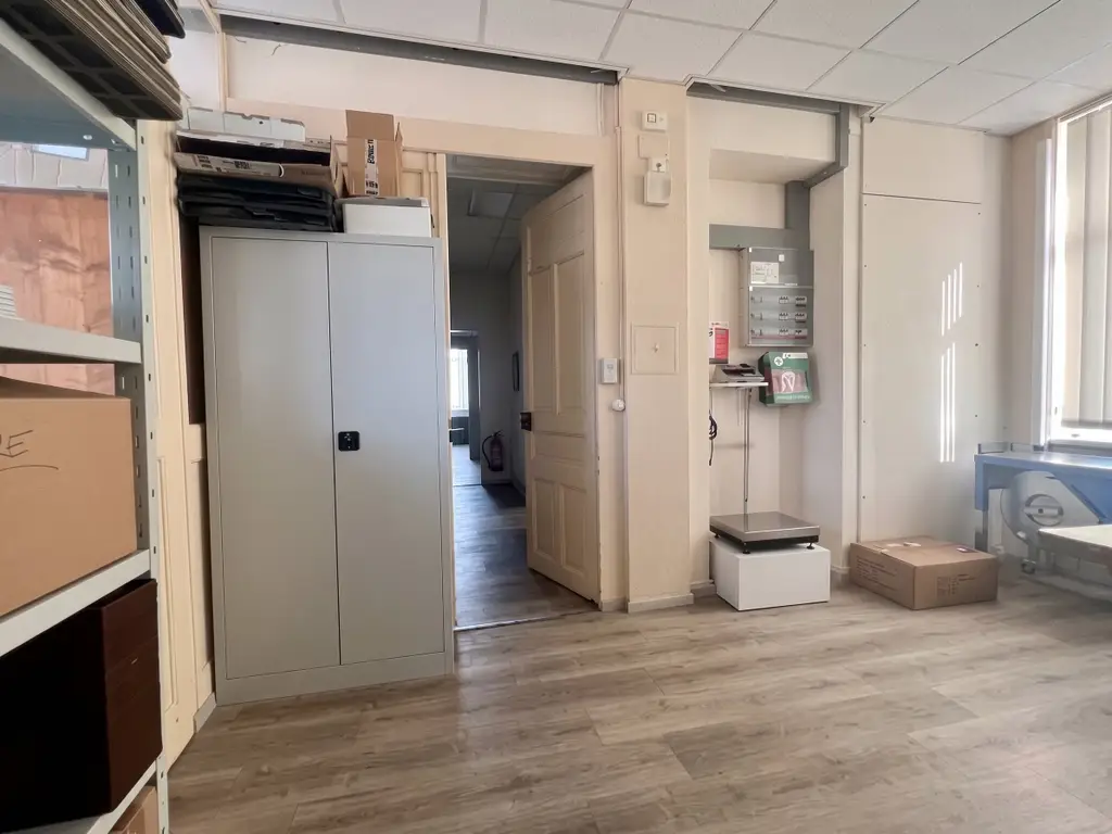 Faites une offre pour ce très bel Immeuble mixte, avec 14 garages et 18 places de parc