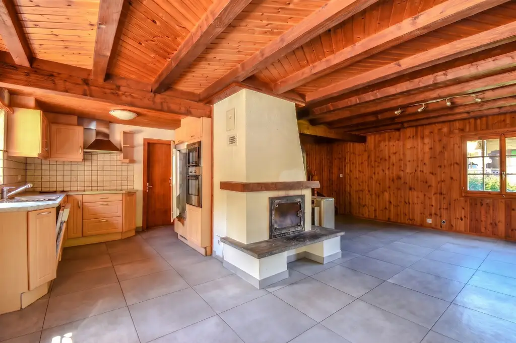 Chalet individuel avec fort potentiel – Résidence secondaire autorisée à Val-d&rsquo;Illiez