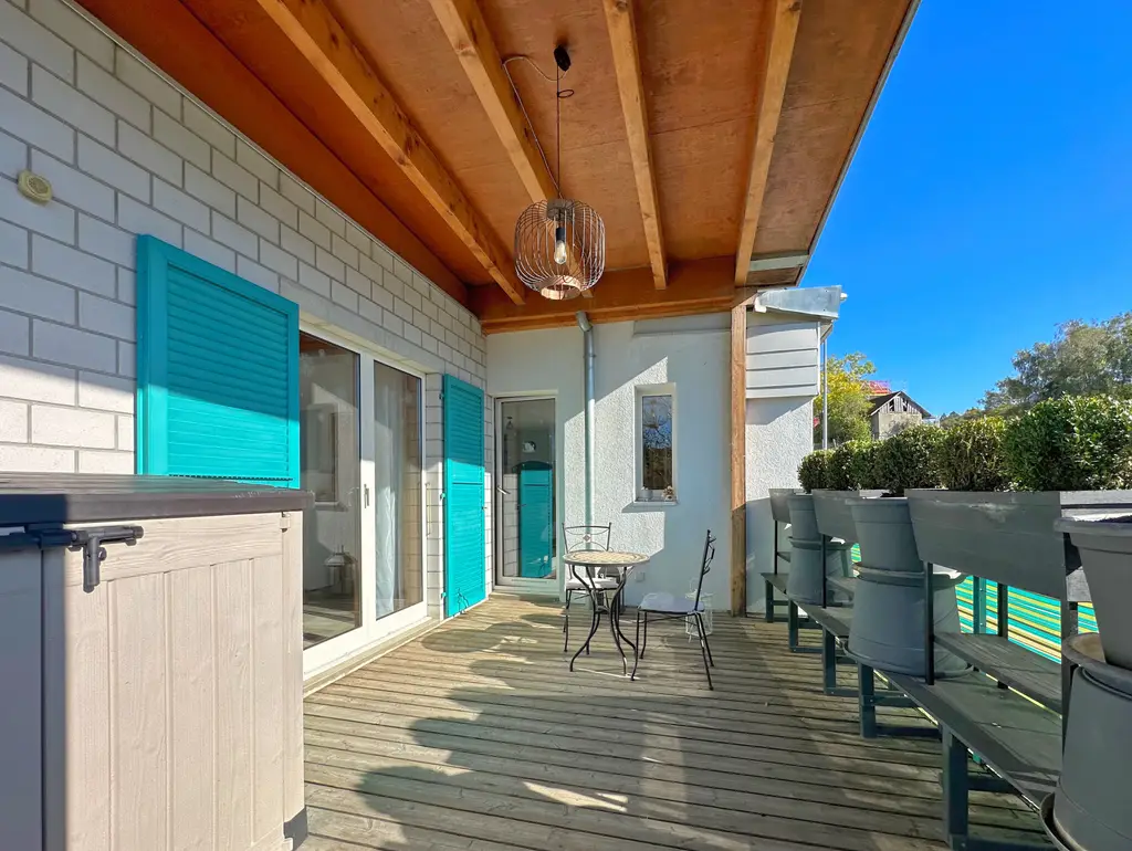 Superbe appartement de 5 p, de plain-pied, avec terrasse et jardin privés, à vendre
