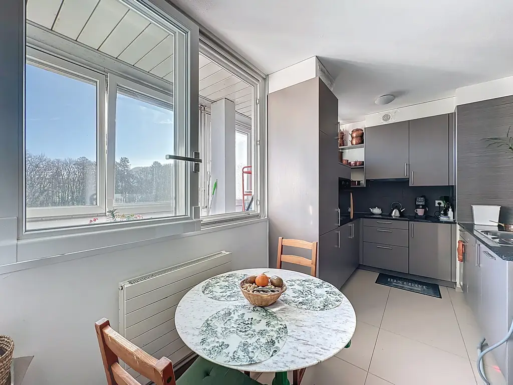 Bel appartement 3,5 pièces à Cugy VD – lumineux, confortable et parfaitement entretenu, avec place de parc