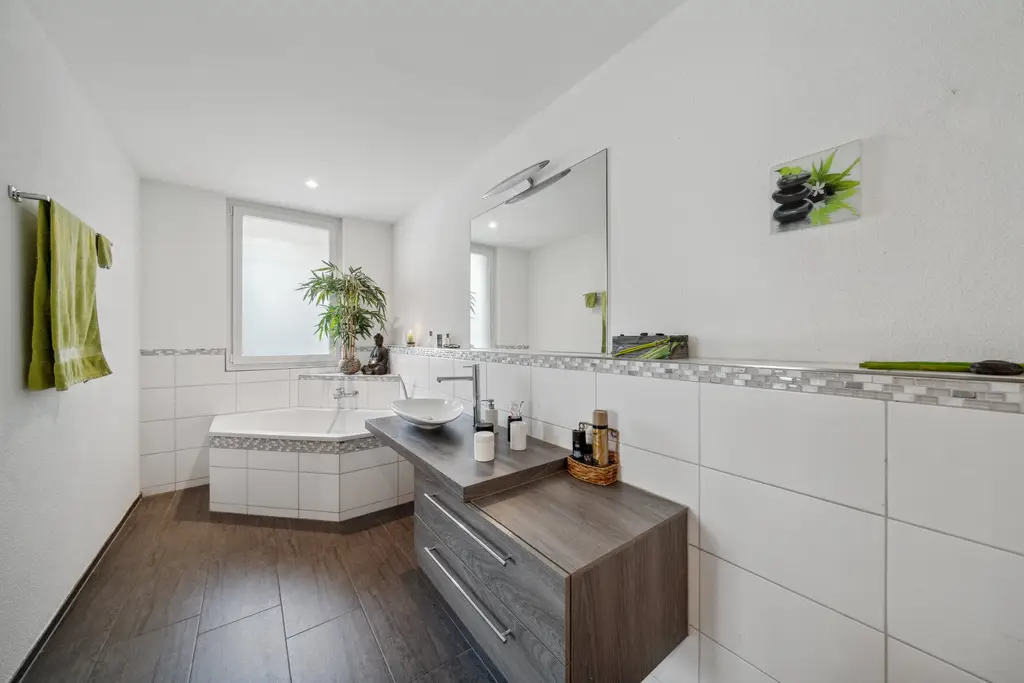 Exklusive 5.5 Zimmer &#8211; Gartenwohnung