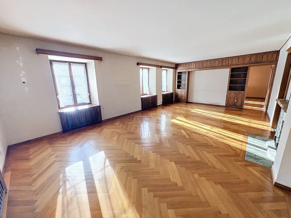 Au cœur de Ste-Croix, super appartements idéalement situé.