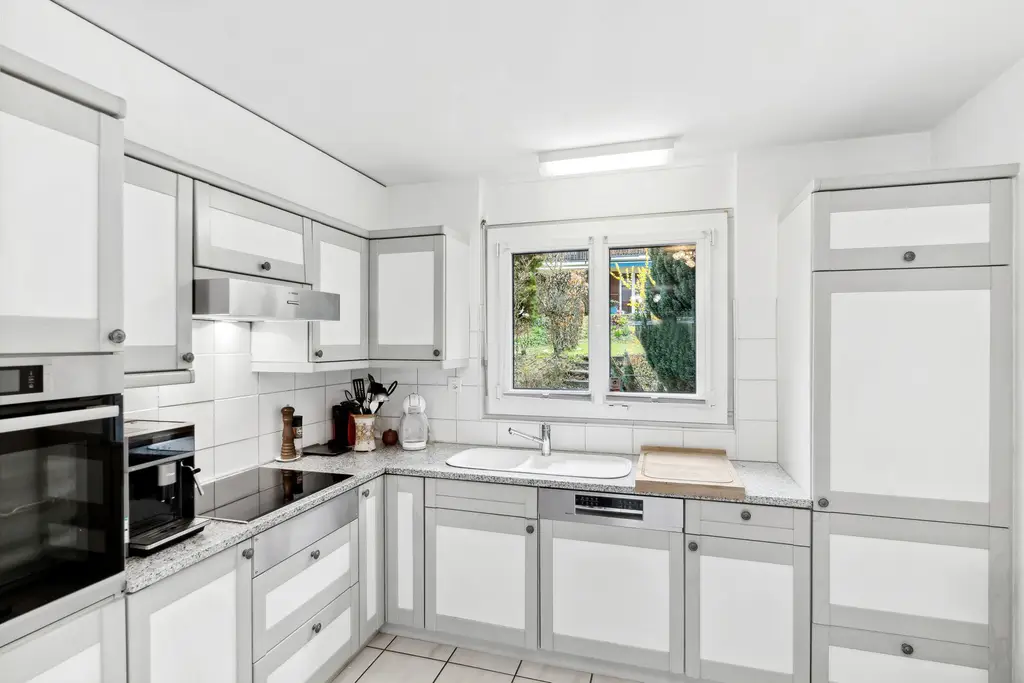 Villa contigue de 5,5 pièces, dans un quartier prisé de Matran &#8211; à vendre