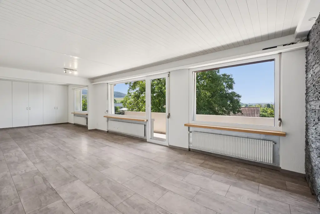 EINFAMILEINAUS MIT EINLIEGERWOHNUNG