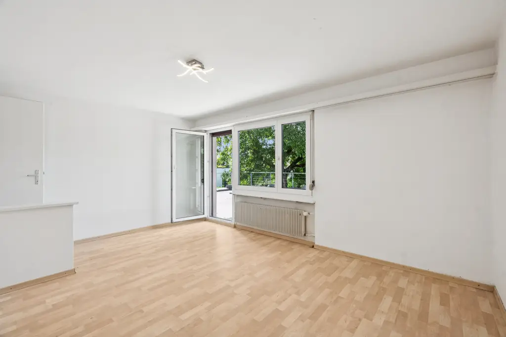 EINFAMILEINAUS MIT EINLIEGERWOHNUNG