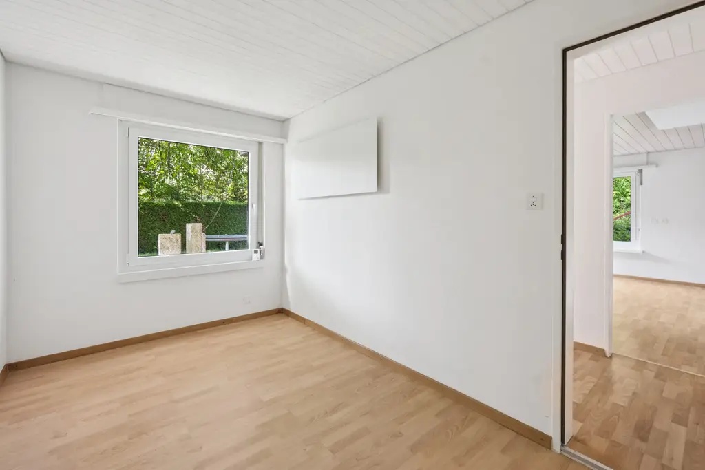 EINFAMILEINAUS MIT EINLIEGERWOHNUNG