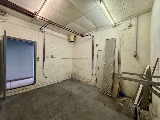 Atelier et ou habitation!198 m² à rénover avec terrasse de 45 m²