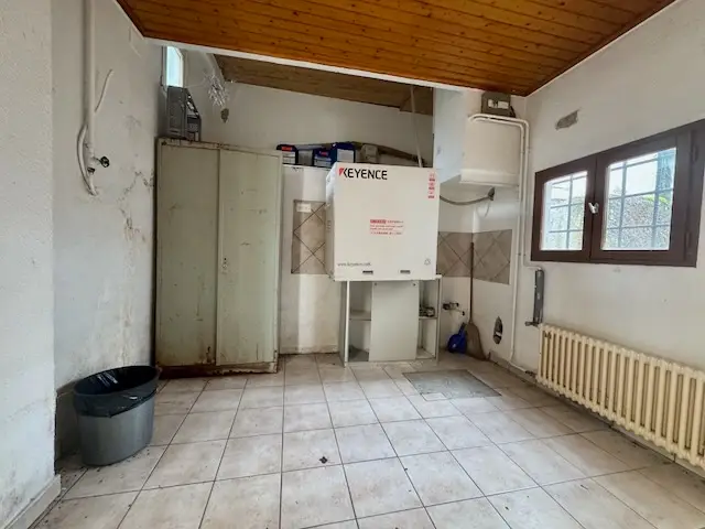 Atelier et ou habitation!198 m² à rénover avec terrasse de 45 m²