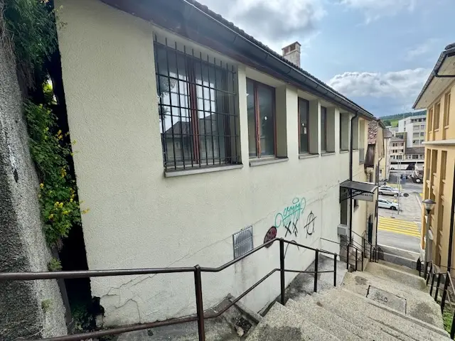 Atelier et ou habitation!198 m² à rénover avec terrasse de 45 m²