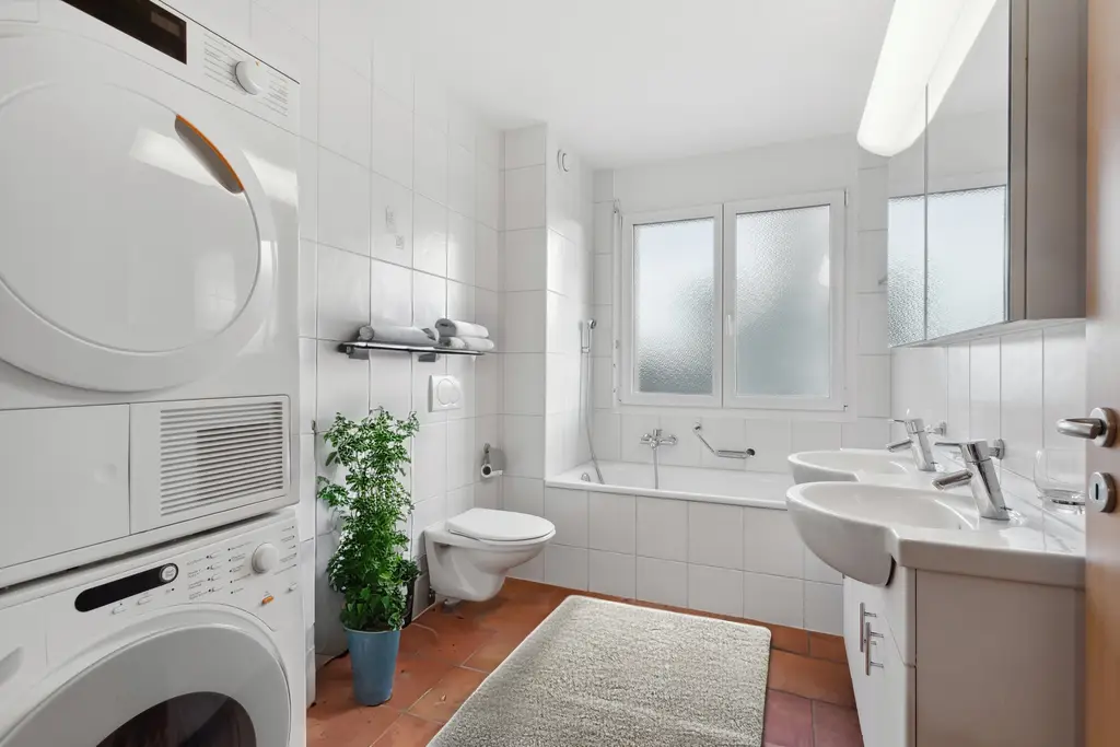 Appartement 4,5 p avec balcon &#8211; minergie &#8211; en PPE &#8211; belle opportunité. Egalement pour du rendement.