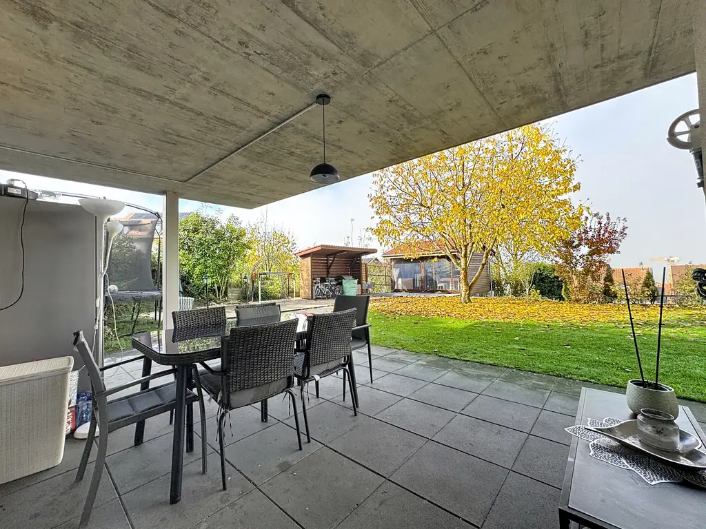 Espace, lumière et sérénité – magnifique 4.5 pièces au rez avec grand jardin