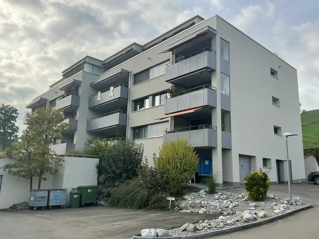 Geräumige Etagen-Wohnung mit Weitsicht
