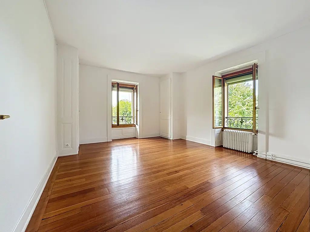 Rare, maison de maître d’exception – 3 appartements de prestige avec terrasse panoramique et parc arboré