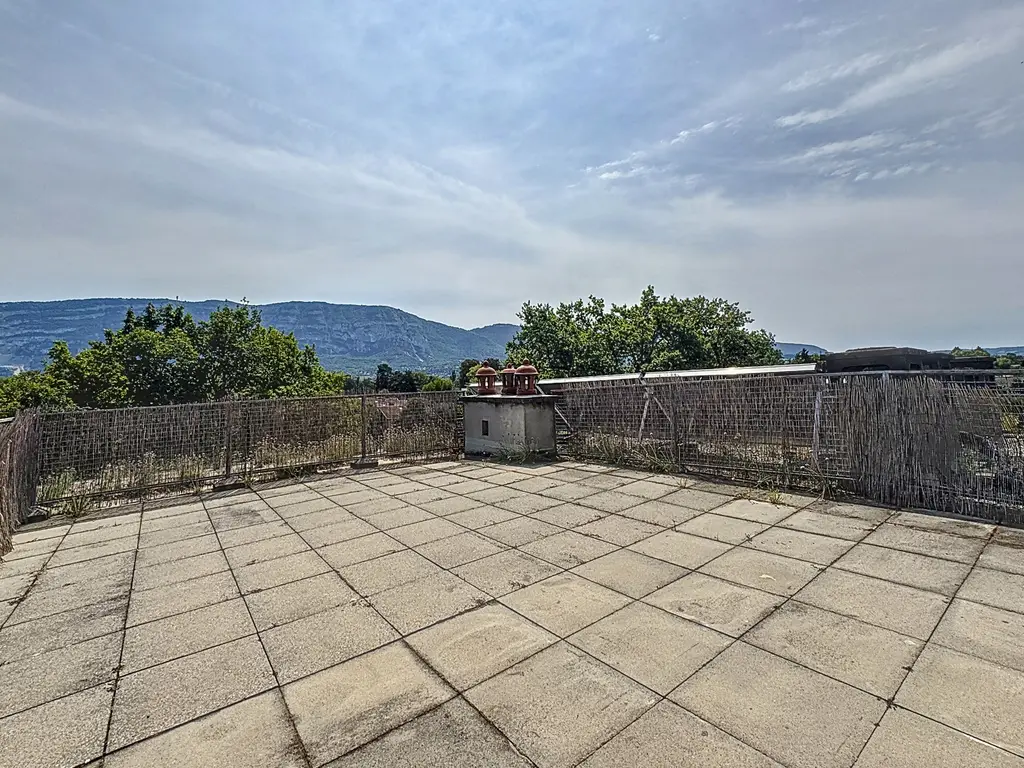Rare, maison de maître d’exception – 3 appartements de prestige avec terrasse panoramique et parc arboré