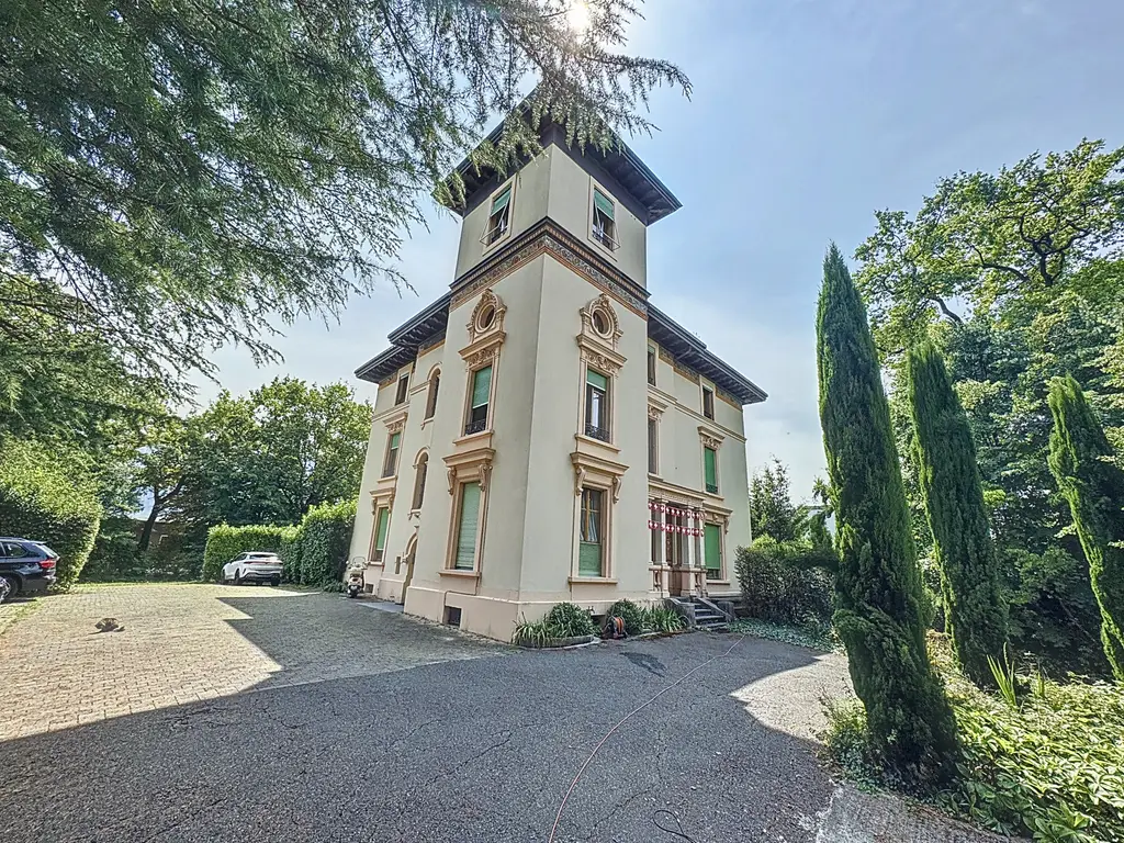 Rare, maison de maître d’exception – 3 appartements de prestige avec terrasse panoramique et parc arboré