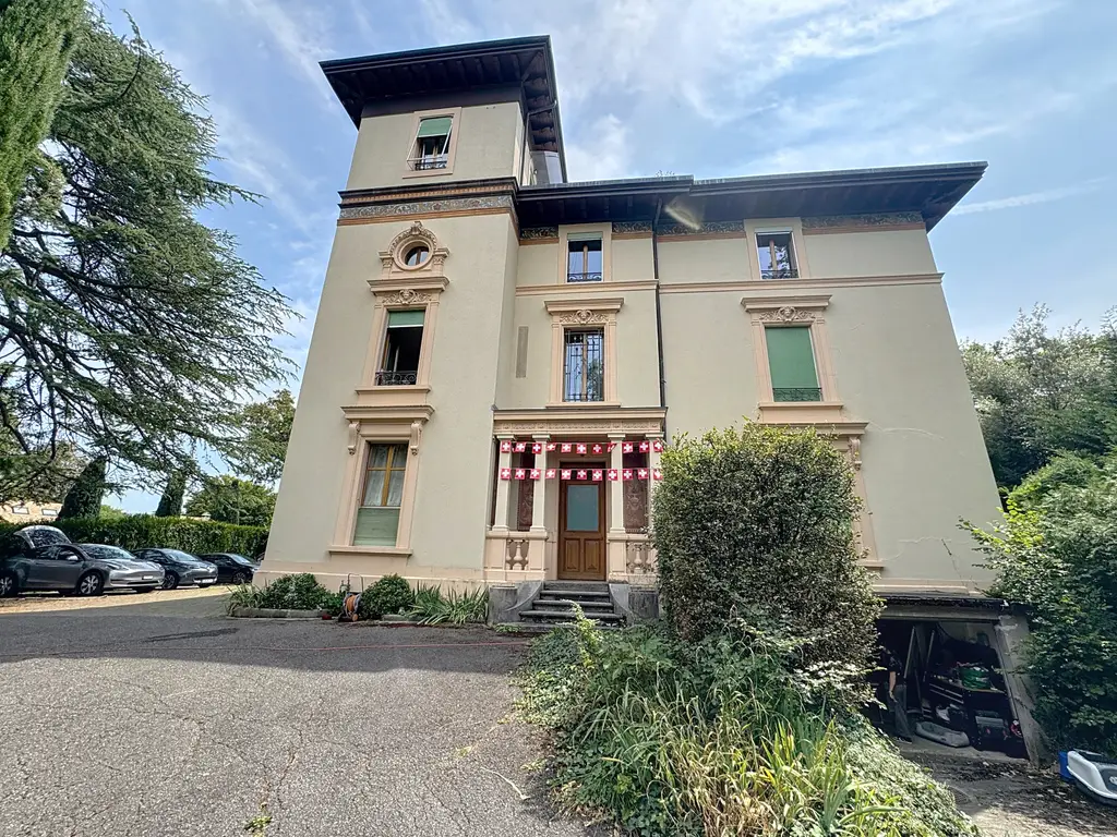 Rare, maison de maître d’exception – 3 appartements de prestige avec terrasse panoramique et parc arboré