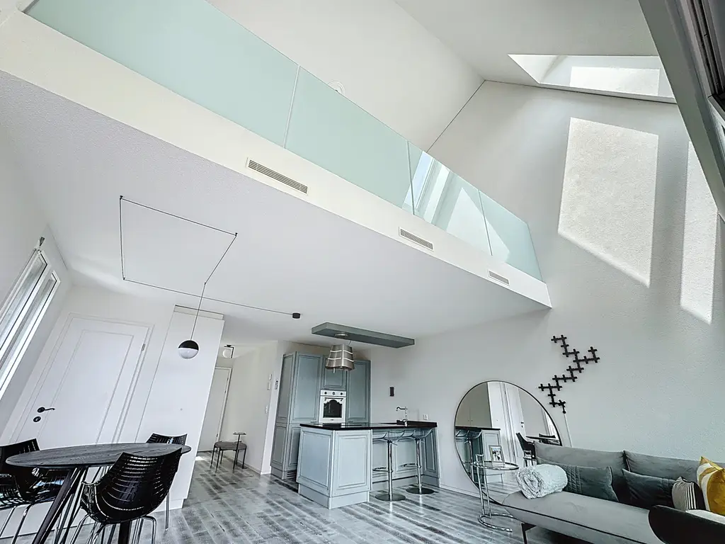Attique 2.5 pièces en duplex prêt à vivre !