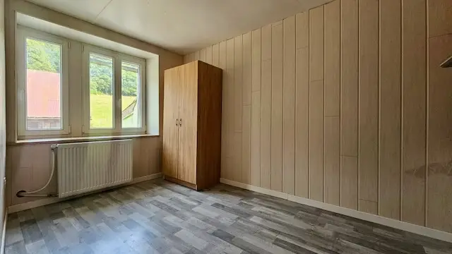 Charmante maison mitoyenne de 5 pièces à rénover – cadre idyllique au Château de Sainte-Croix