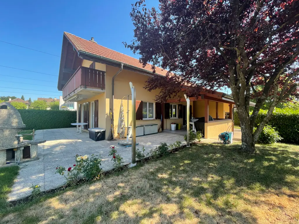 Ravissante maison individuelle avec un magnifique jardin, idéale pour une famille