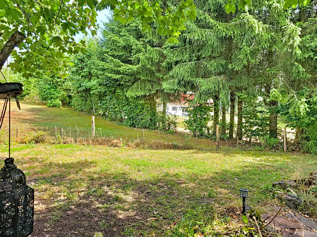 Maison avec grand terrain et potentiel d’autonomie – Chaumont (NE)