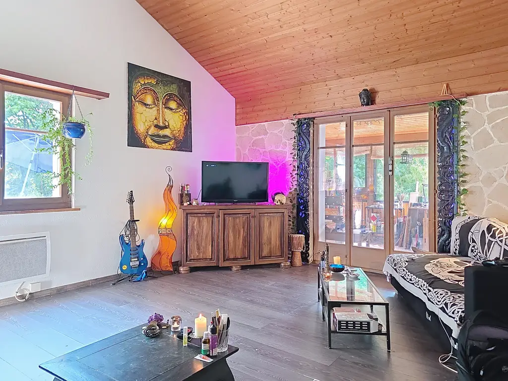 Maison avec grand terrain et potentiel d’autonomie – Chaumont (NE)