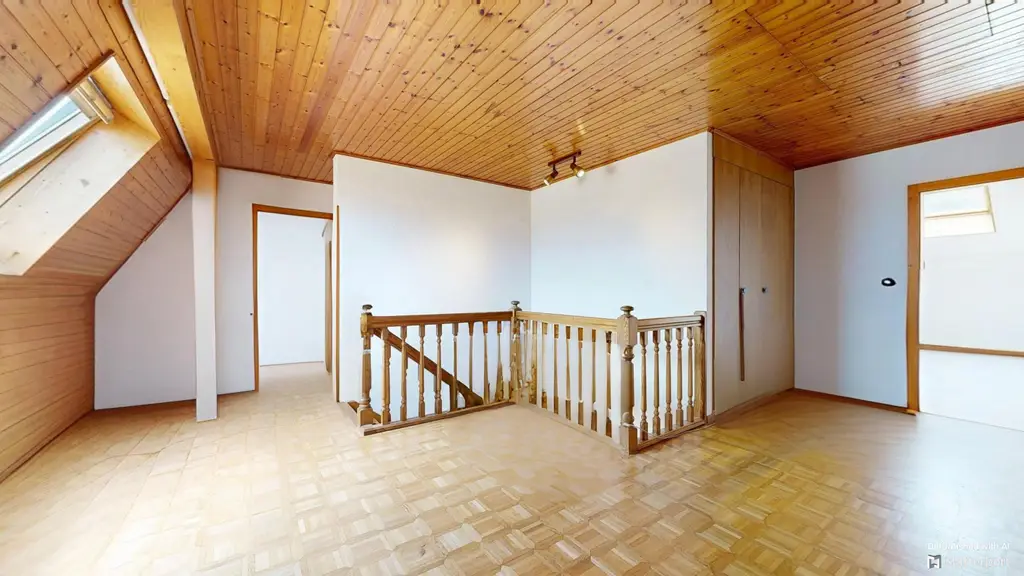 Duplex de 4,5 pièces en attique