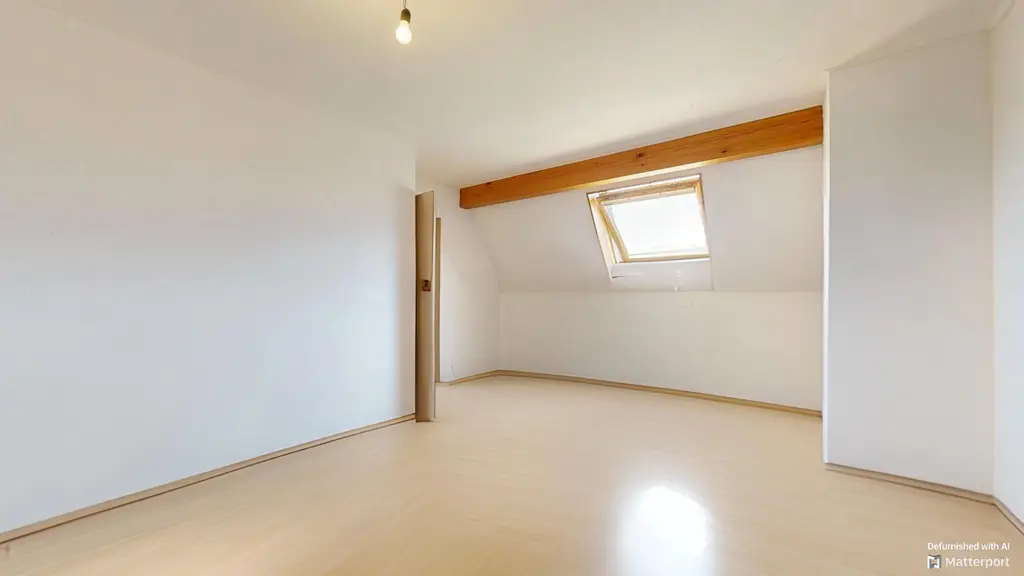 Duplex de 4,5 pièces en attique