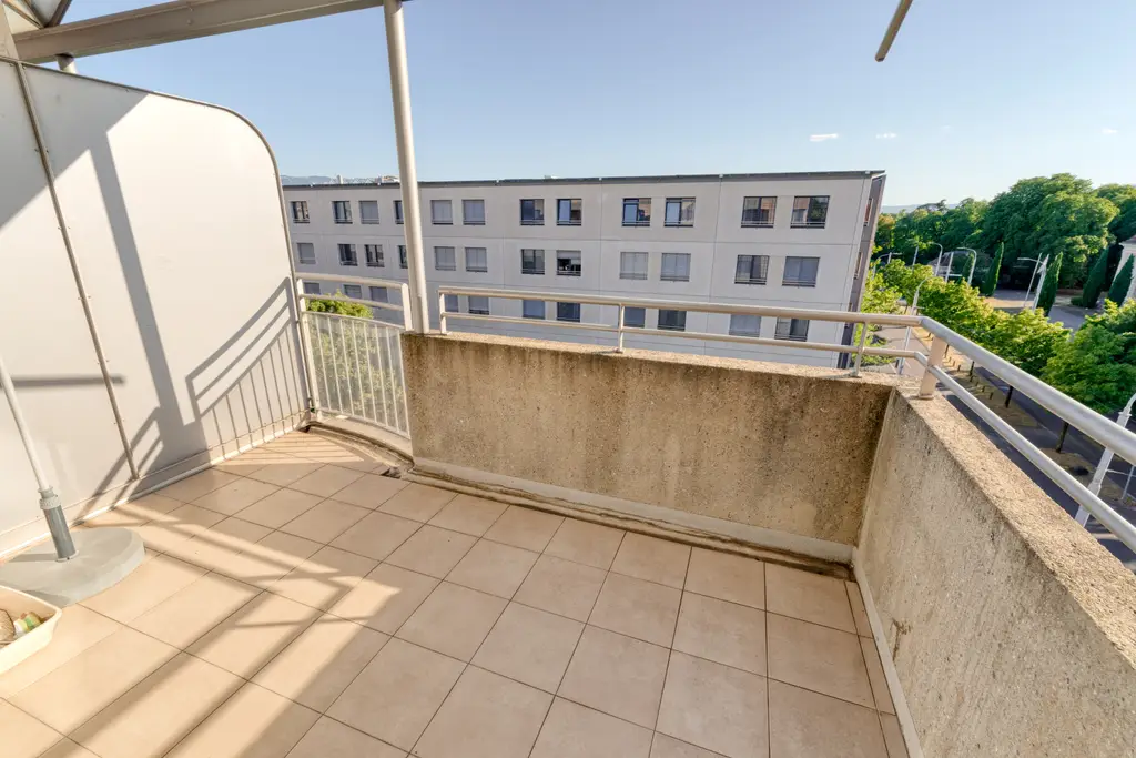 Superbe appartement de 5 pièces en attique au Grand-Saconnex