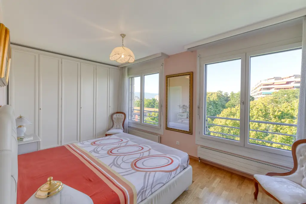 Superbe appartement de 5 pièces en attique au Grand-Saconnex