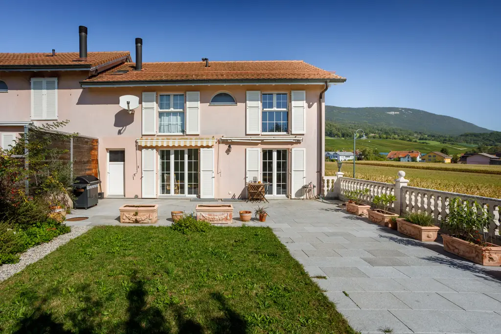 Villa jumelle de deux logements