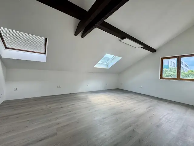 En exclusivité: À vendre – Surface commerciale mixte