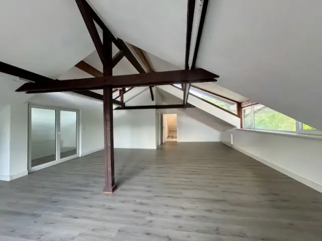 En exclusivité: À vendre – Surface commerciale mixte